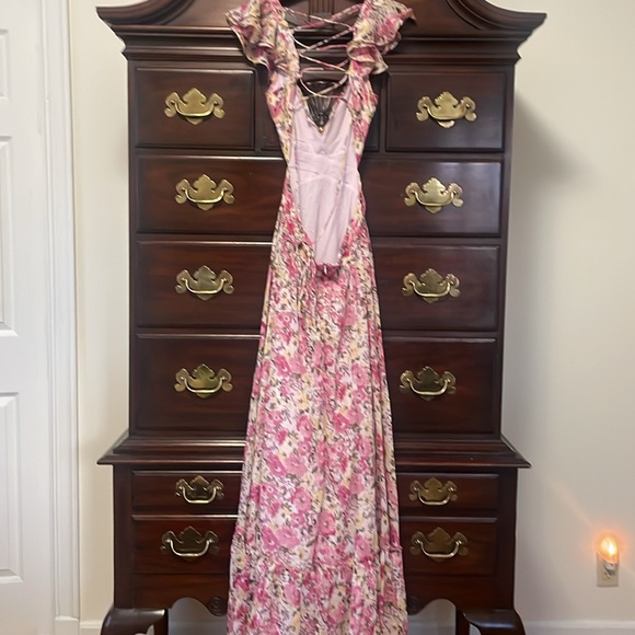 New ASTR Primrose Floral Stappy Back Maxi Dress size Small - Picture 9 of 16